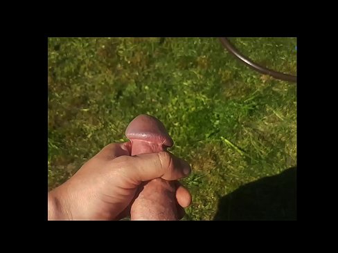 ❤️ Varma varmulo iĝas sian rozkoloran fikigon kaj ŝprucas kun ŝprucaĵo en somera ĝardeno Kvalita porno ĉe porno eo.gaypornforyou.ru ☑
